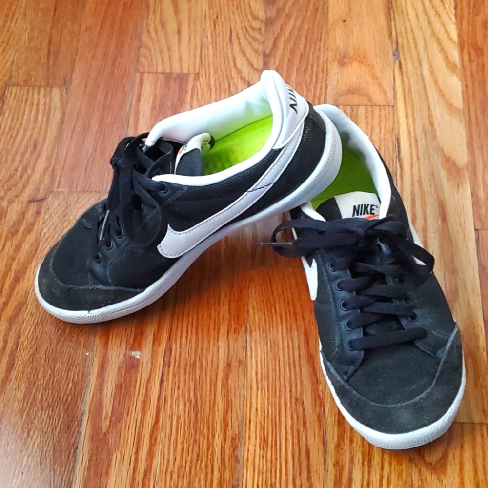 Black and White Nike Meadow 16 Athletic Shoes